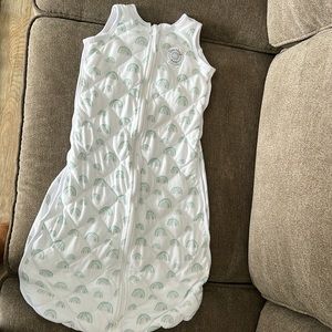 Dreamland Baby Sleep Sack, Rainbow print. size 12-24 months, 20-28lbs